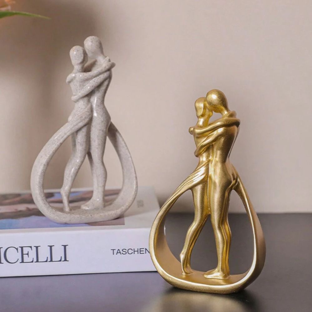 Symbol of Togetherness: Elegant Couple Sculpture