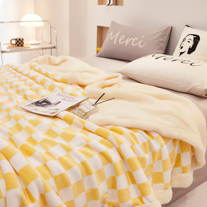 Chic Checkered Comfort Blanket for All Seasons – Yellow