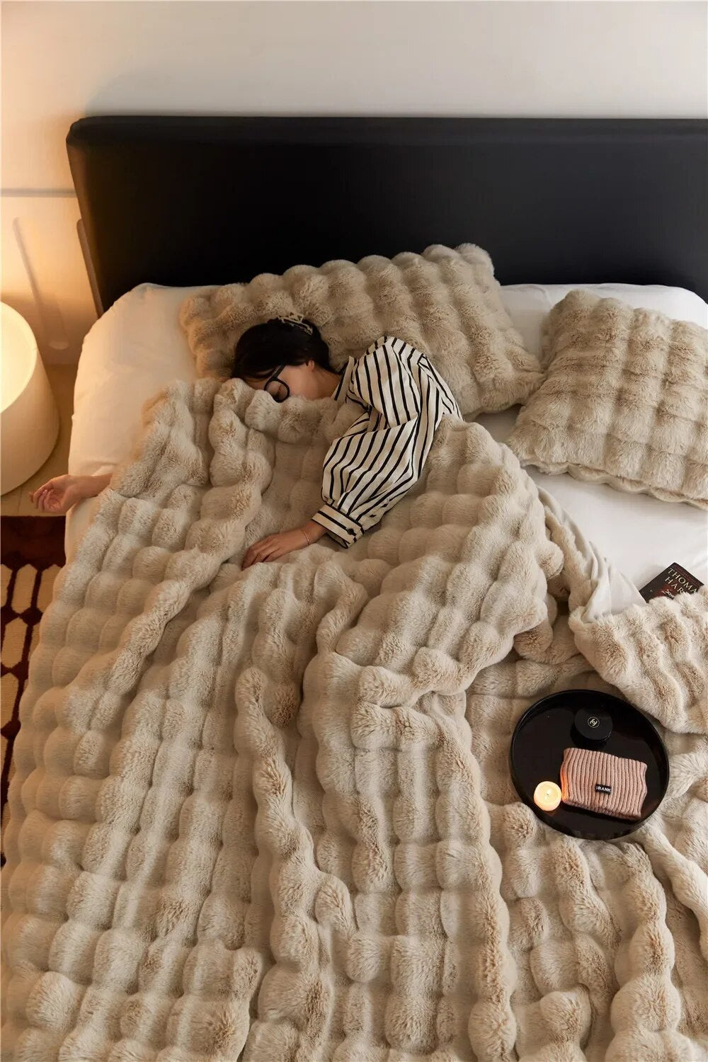 Plush Luxury Blanket for Cozy Warmth and Comfort – Beige