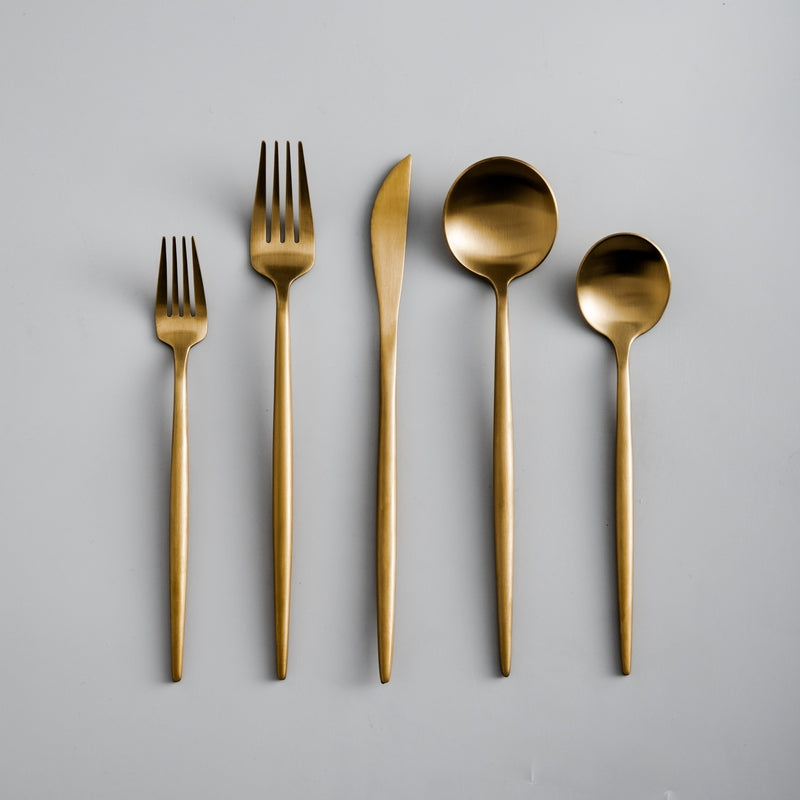 Minimalist Silverware Set – Mattes Gold
