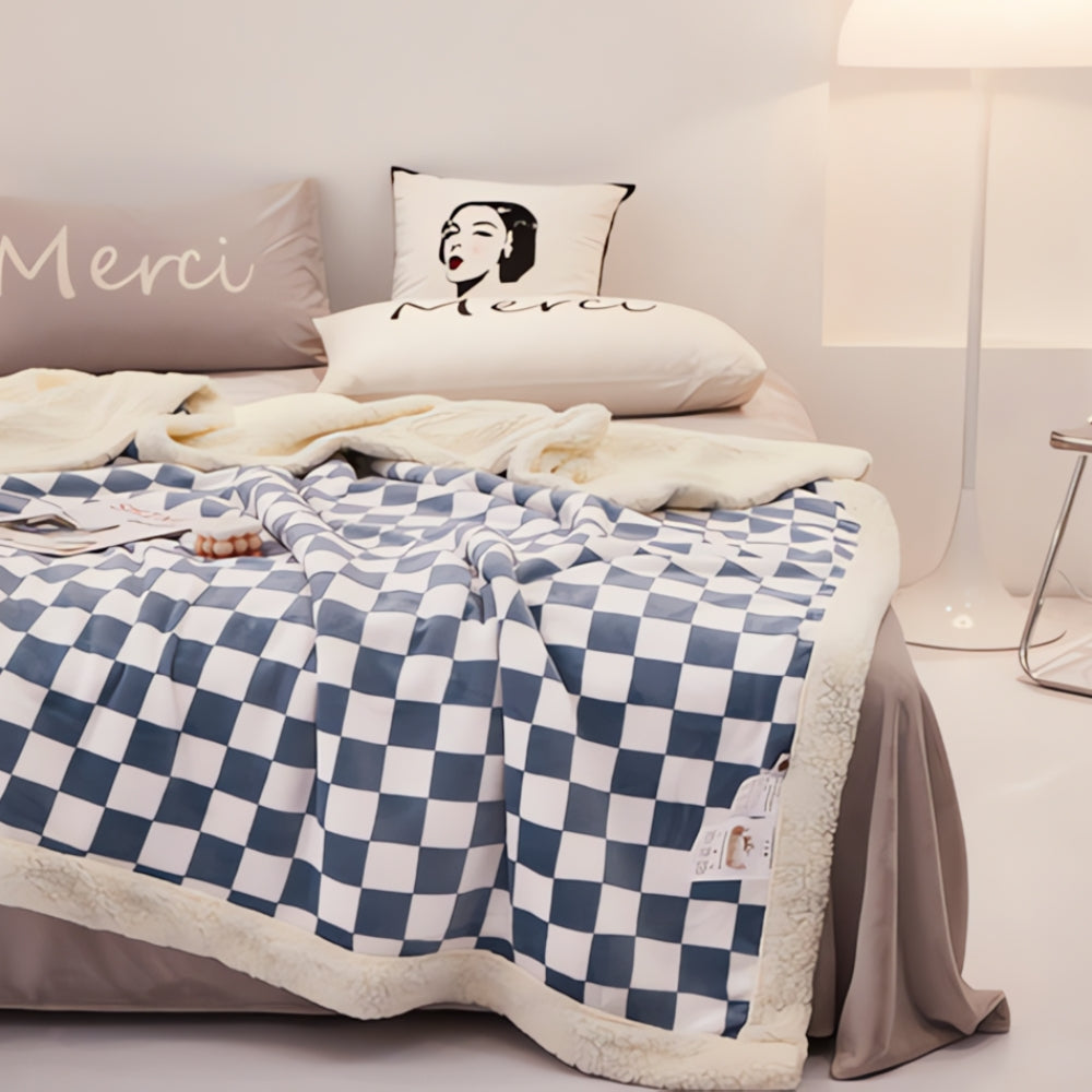 Chic Checkered Comfort Blanket for All Seasons – Navy Blue