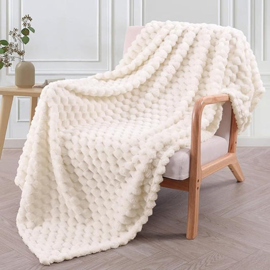 Checkered Patterned Throw Blanket – Soft and Cozy for All Seasons – Ivory White