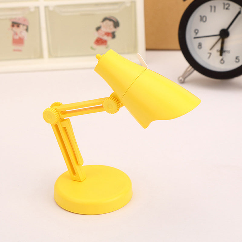 Compact Magnetic Desk Light for Cozy Evenings – yellow