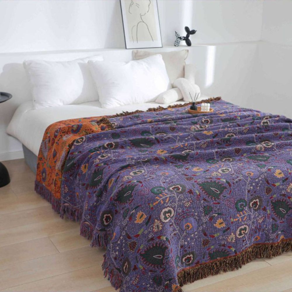 Vibrant Boho Throw Blanket with Stylish Tassels