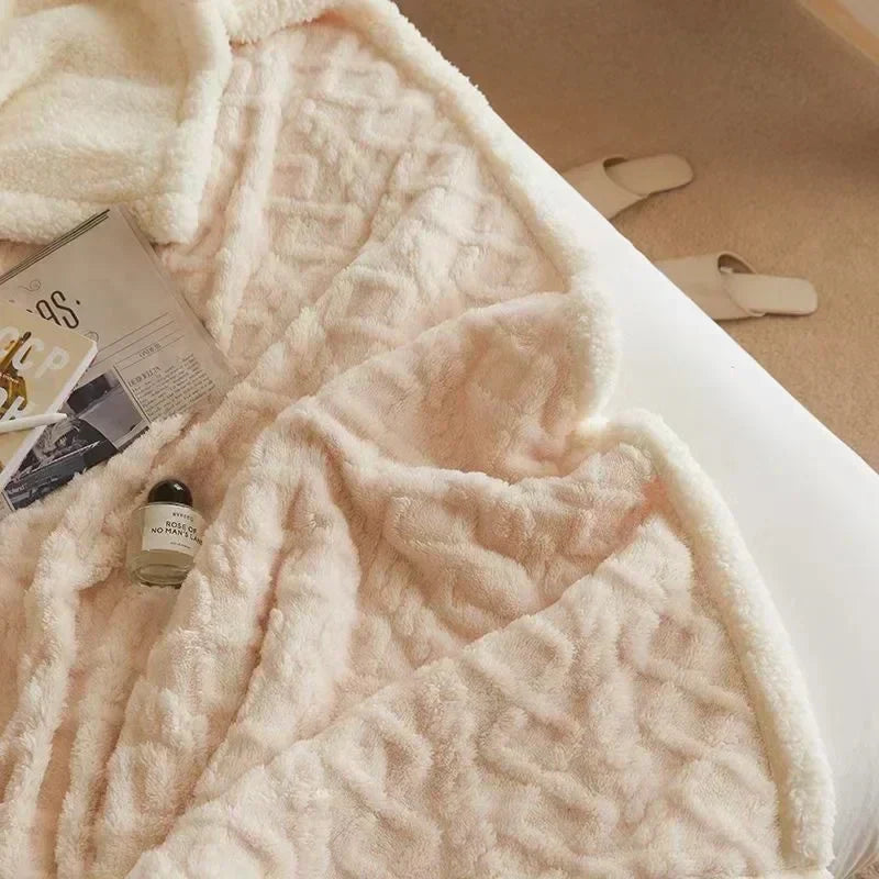 Thick Winter Lambswool Blanket – Warmth and Comfort – White