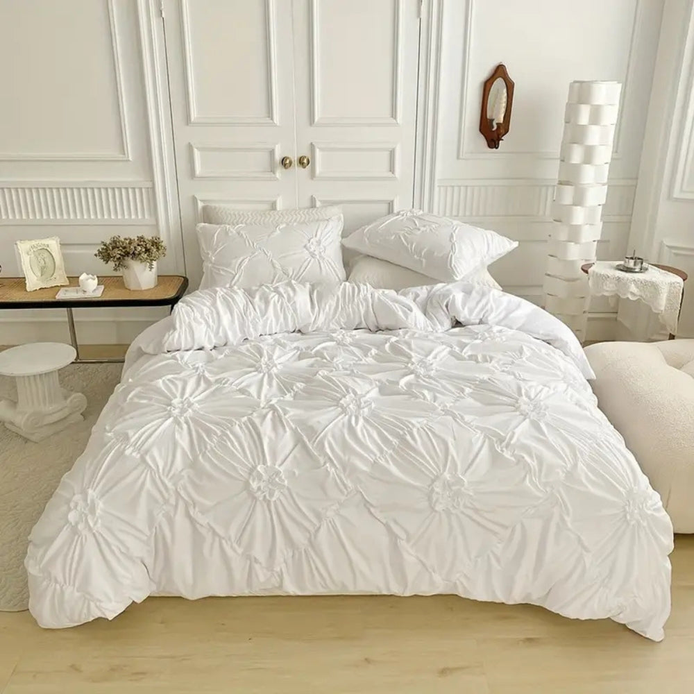 Quilt Cover Set with Elegant Ruffle Design and Pillowcases – White