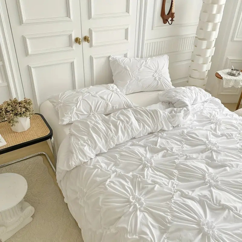Quilt Cover Set with Elegant Ruffle Design and Pillowcases