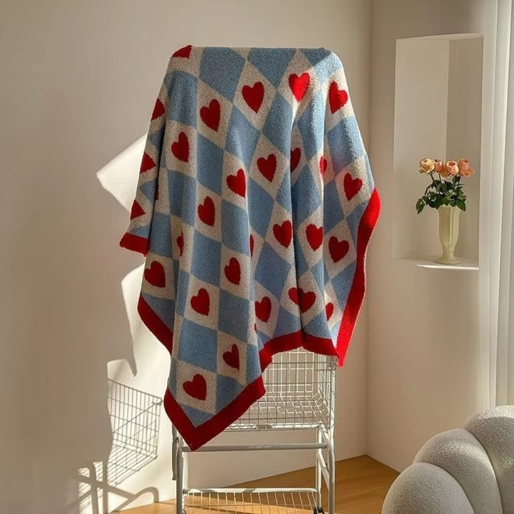 Charming Heart Pattern Cozy Throw Blanket