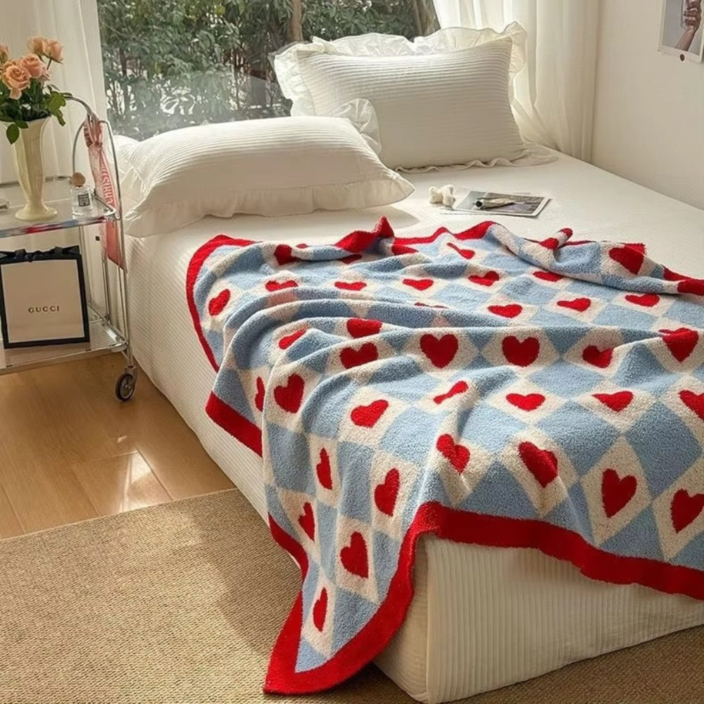 Charming Heart Pattern Cozy Throw Blanket