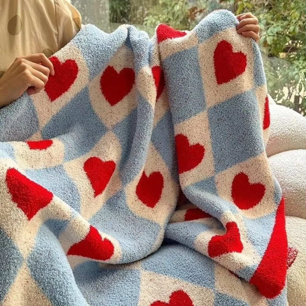 Charming Heart Pattern Cozy Throw Blanket