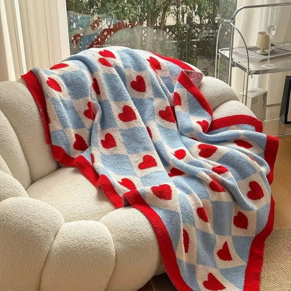 Charming Heart Pattern Cozy Throw Blanket
