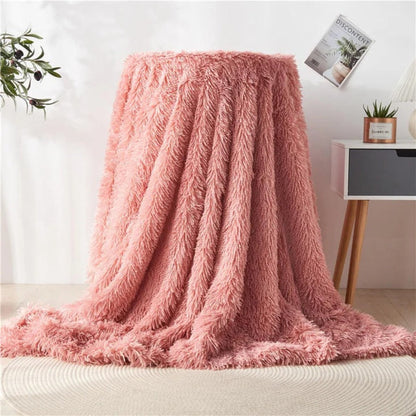 Luxurious Plush Throw Blanket for Ultimate Relaxation – Rose Pink