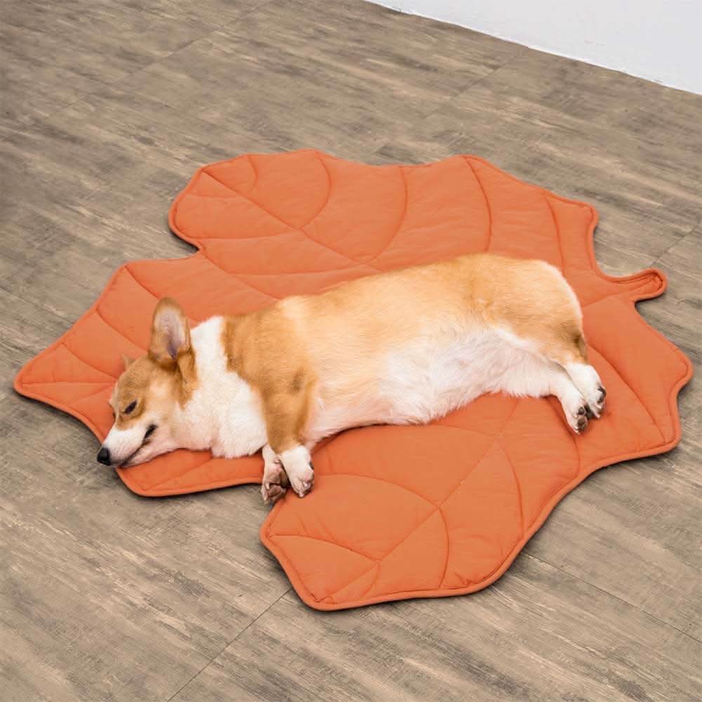Leaf-Shaped Dog Bed – Cozy Cotton and Polyester Pet Bed – Maple Red