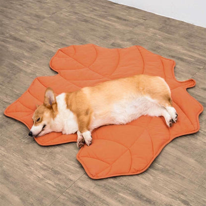 Leaf-Shaped Dog Bed – Cozy Cotton and Polyester Pet Bed – Maple Red