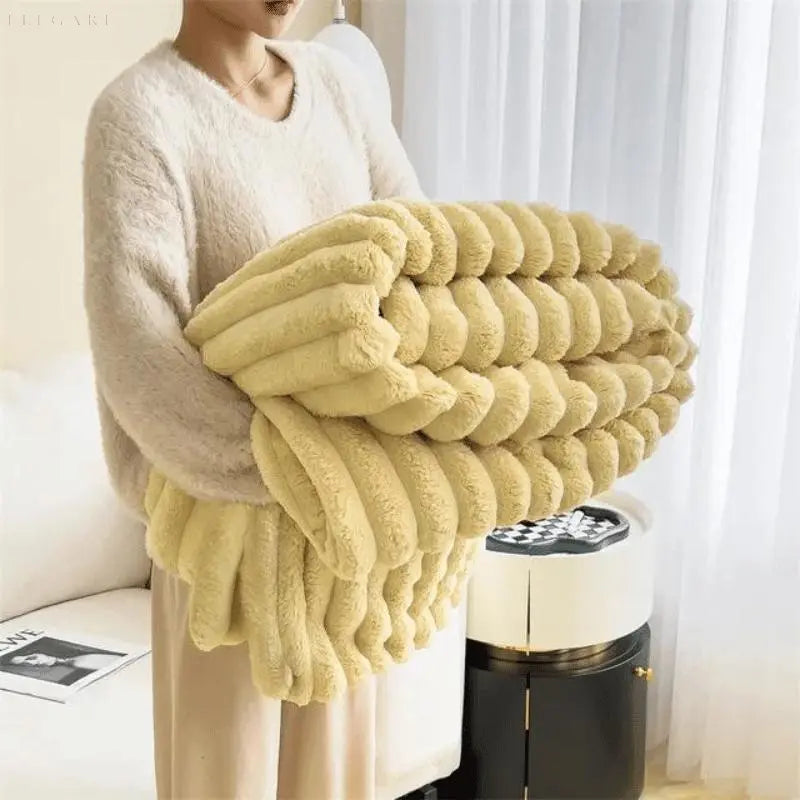 Soft Warm Plush Blanket in Cozy Fleece – Yellow