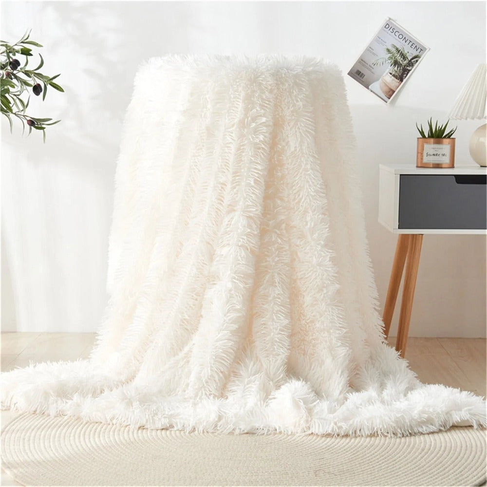Luxurious Plush Throw Blanket for Ultimate Relaxation – Ivory White