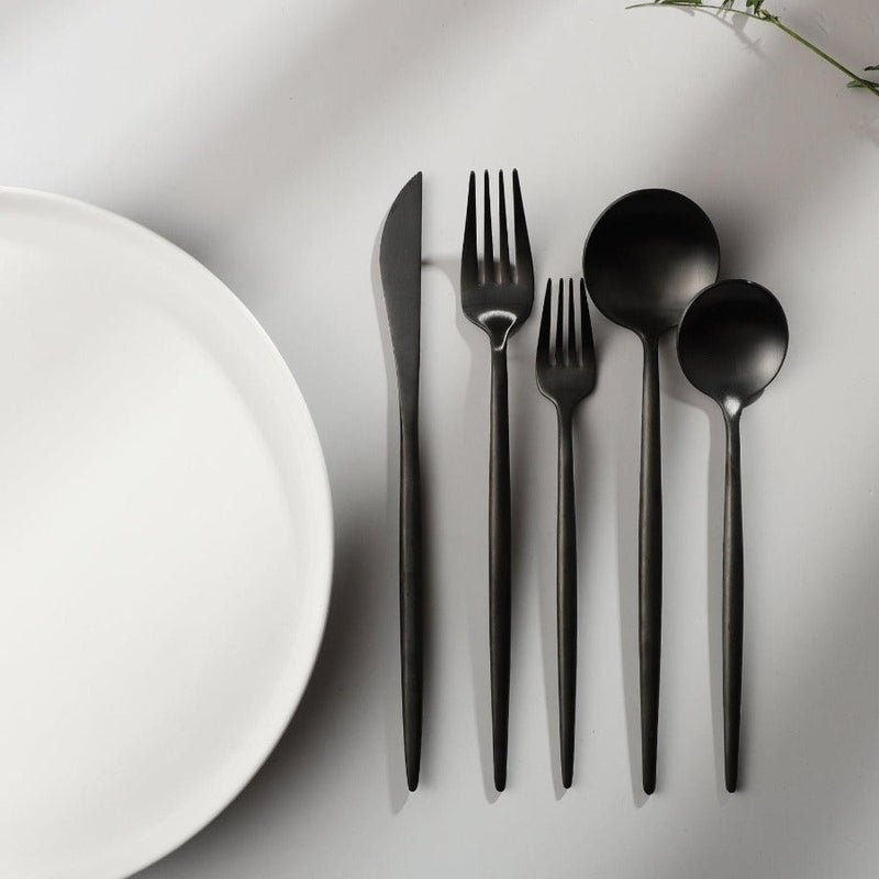 Stainless Steel Cutlery Set – Simple Elegance in Minimalist Style