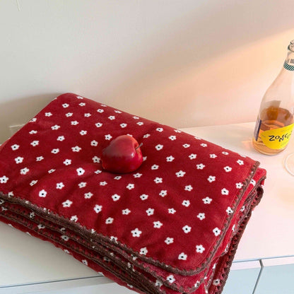Cozy Throw Blanket with Animal Print Design – Red