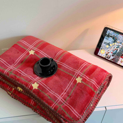 Cozy Throw Blanket with Animal Print Design – Red Check Star