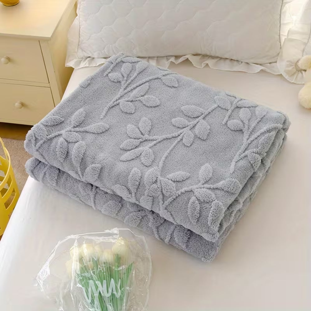 Luxurious Leaf Pattern Fleece Throw for Ultimate Comfort