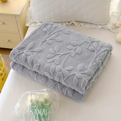 Luxurious Leaf Pattern Fleece Throw for Ultimate Comfort