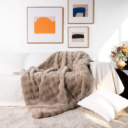 CloudSoft Cozy Throw Blanket for Ultimate Comfort – Espresso