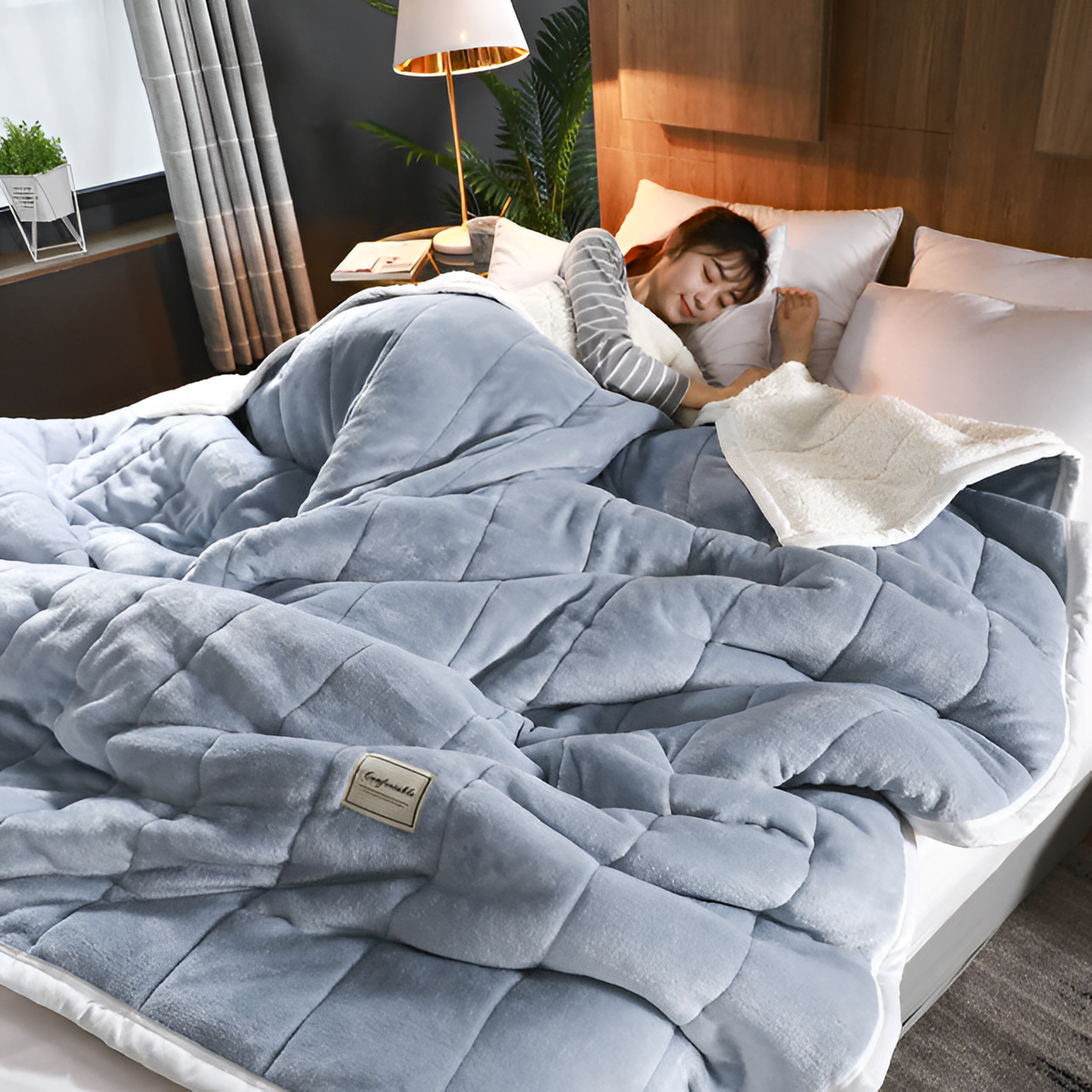 Cozy Warm Fleece Blanket – Soft and High-Quality Materials – Light Blue/Grey Blue