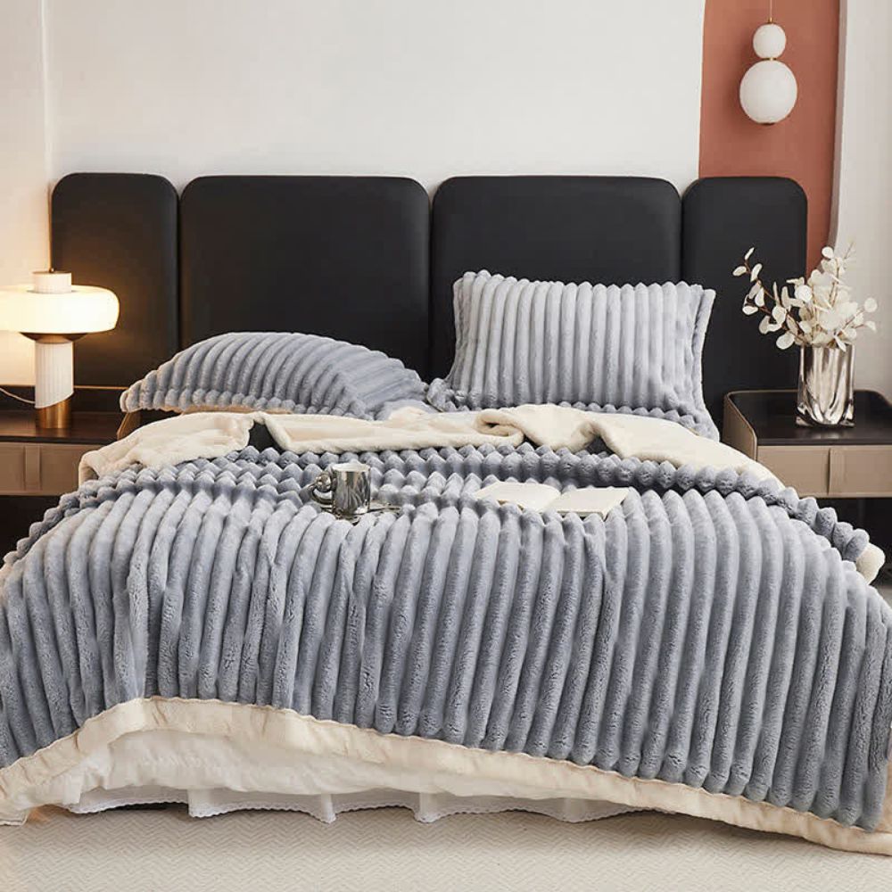 Plush Microfiber Luxury Throw Blanket – Light Grey