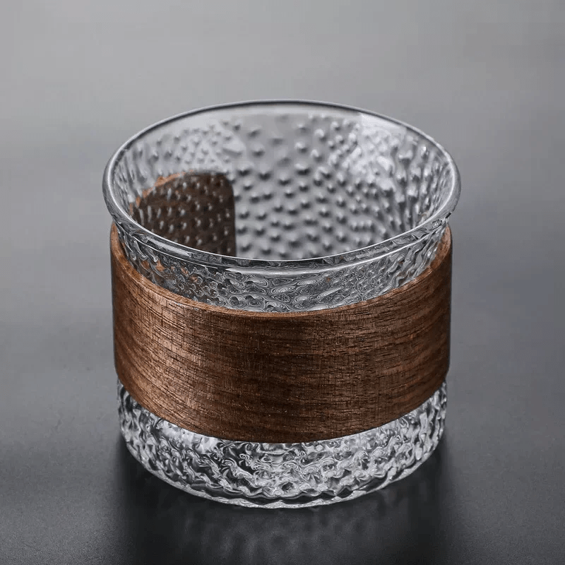 Handcrafted Tumbler with Wooden Detail – Elegant Design
