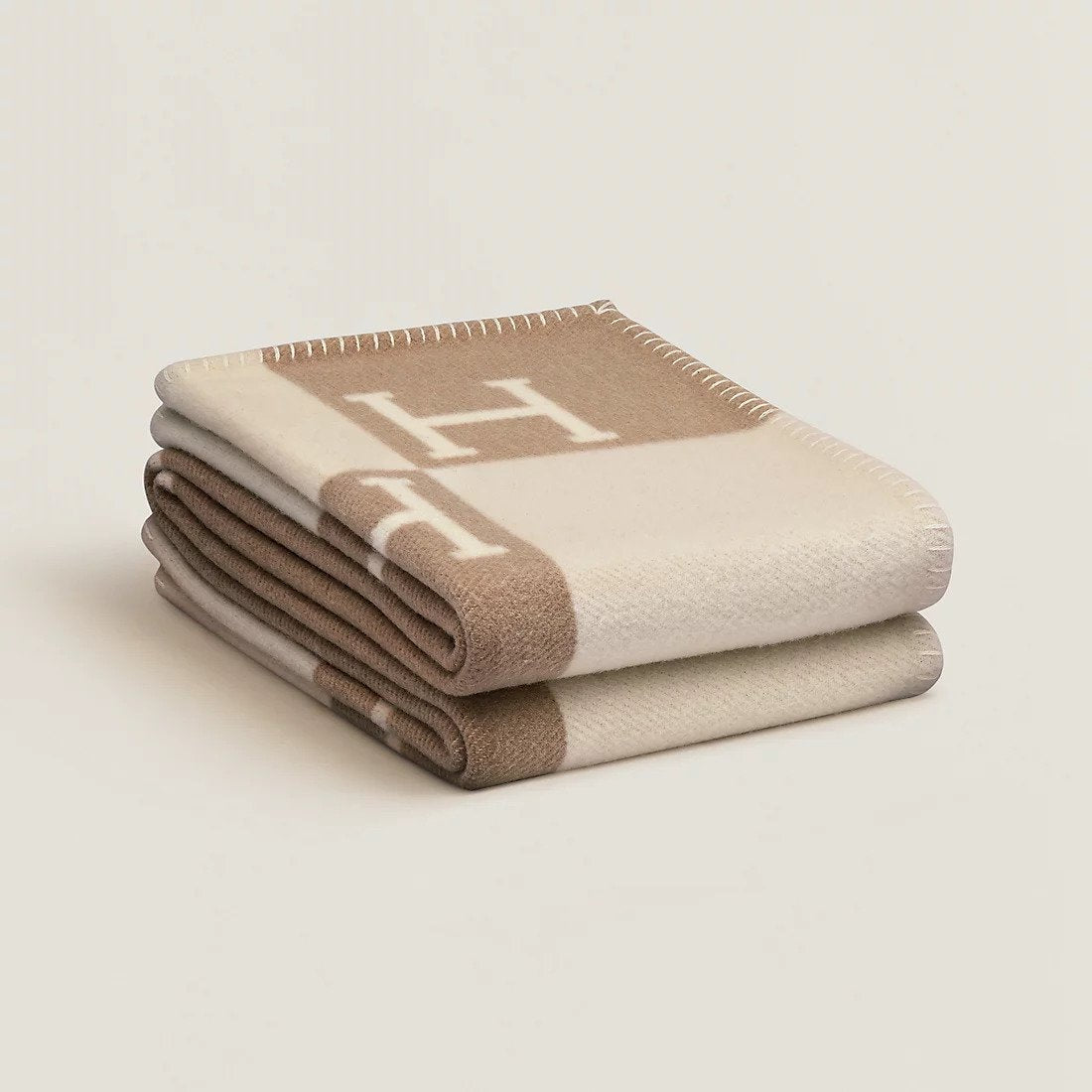 Elegant Isabelle Cashmere Blanket – Luxury Home Throw – Beige