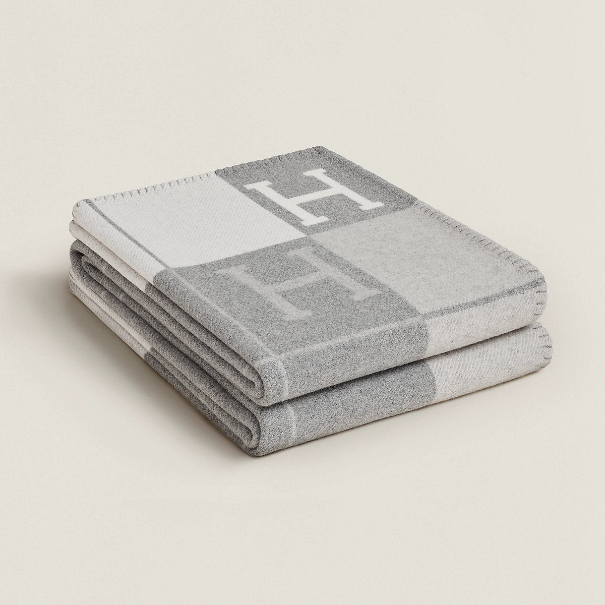 Elegant Isabelle Cashmere Blanket – Luxury Home Throw – Gray