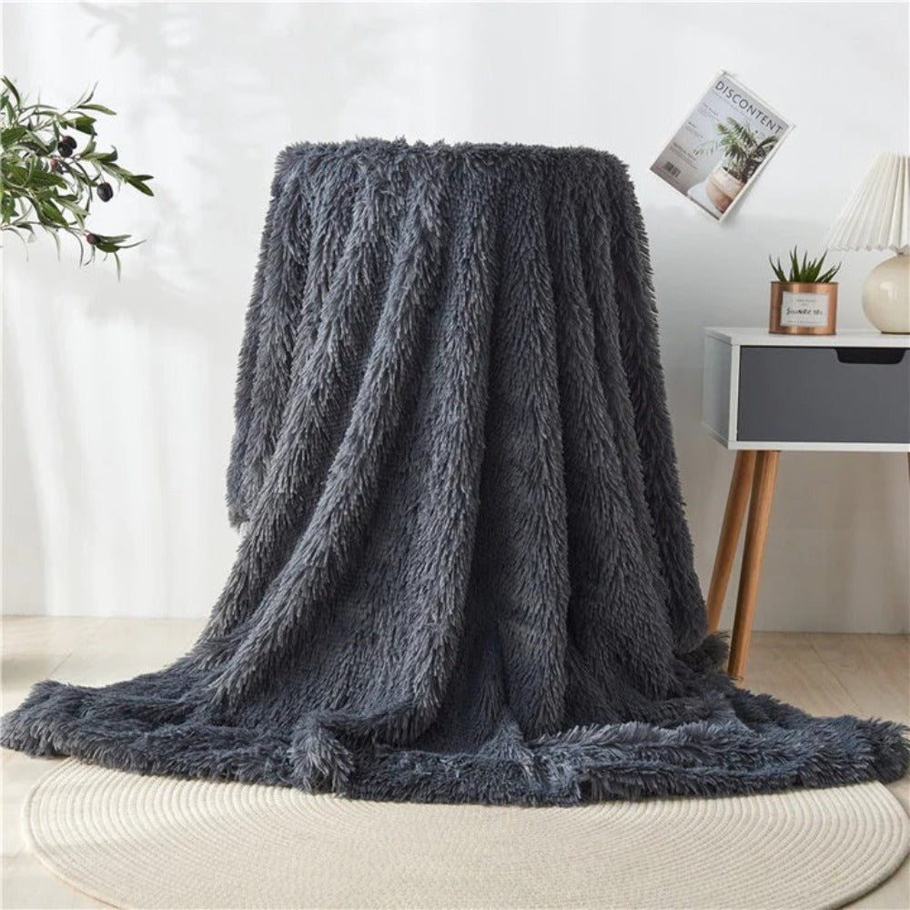 Luxurious Plush Throw Blanket for Ultimate Relaxation – Charcoal
