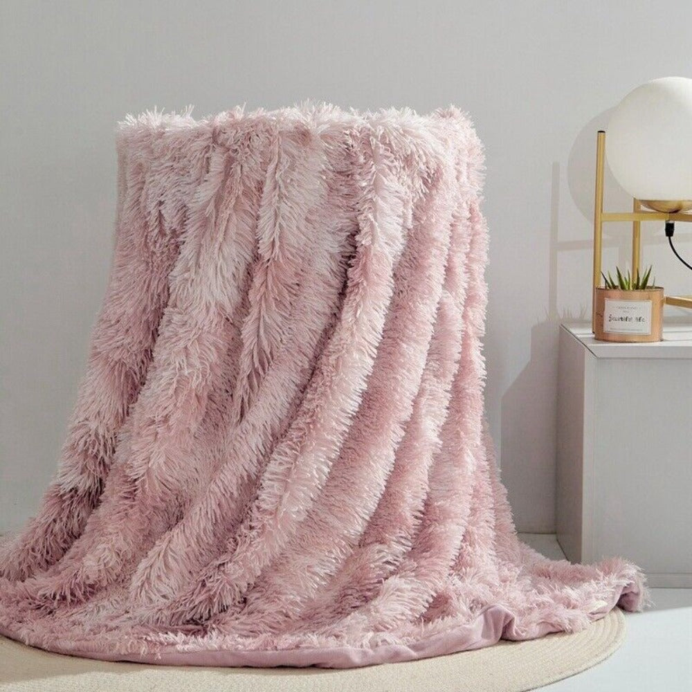 Luxurious Plush Throw Blanket for Ultimate Relaxation – Blossom Pink